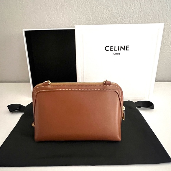 CELINE CLUTCH ON CHAIN CUIR TRIOMPHE IN SMOOTH CALFSKIN
TAN - Picture 5 of 10